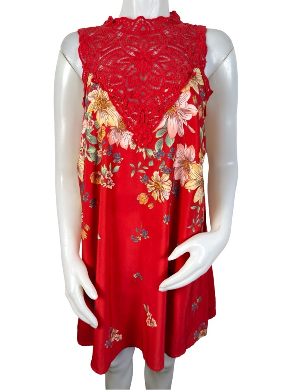 Miss Me Floral Red Sleeveless Crochet Mini Dress Size L - Picture 4 of 9